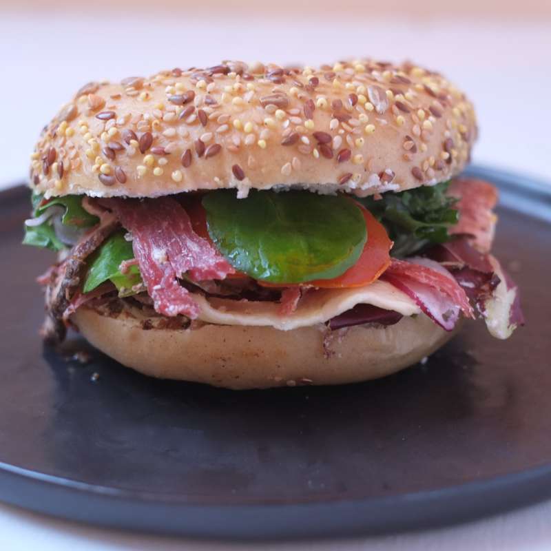 Bagel Pastrami Rachel's (36h à l'avance) La Belle Vie Courses en Ligne Livraison à Domicile