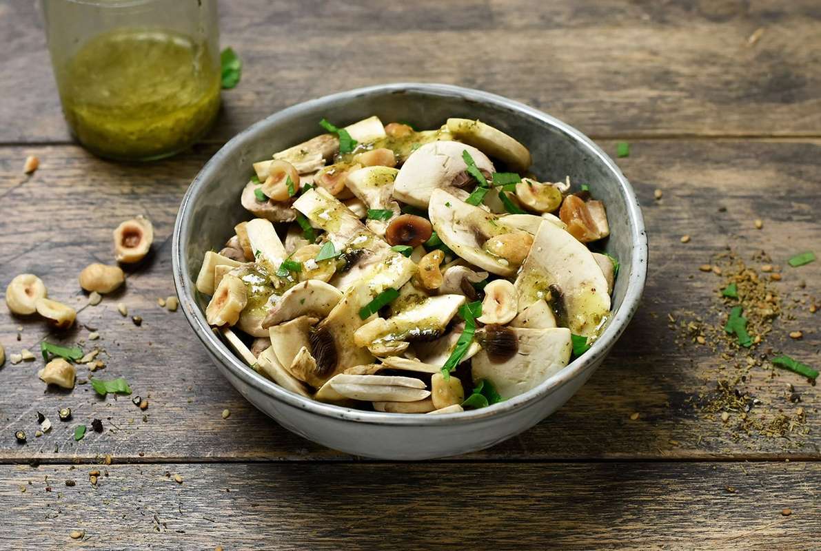 Champignons frais, noisettes & vinaigrette citron-zaatar, Frichti (150 g), [Contenant réutilisable]