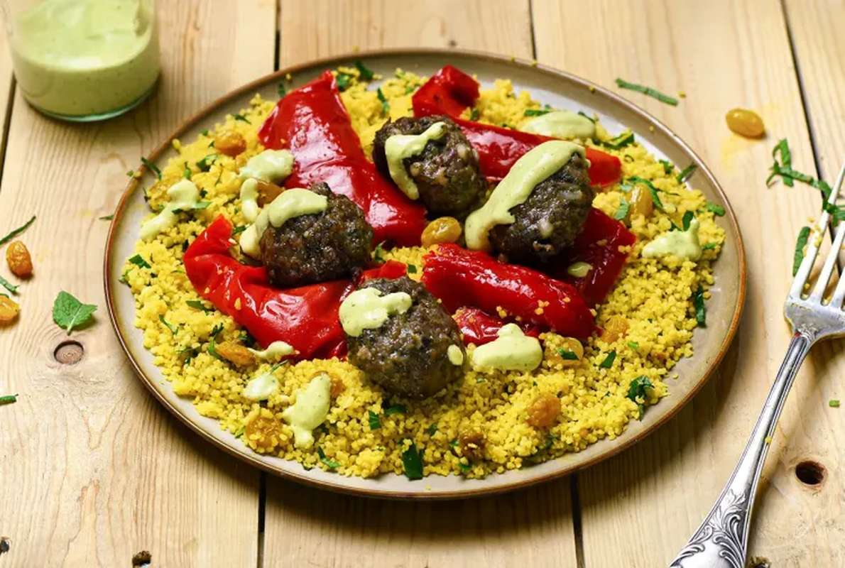 Boulettes kefta & sauce fraîche aux herbes, Frichti (370 g), [Contenant réutilisable]