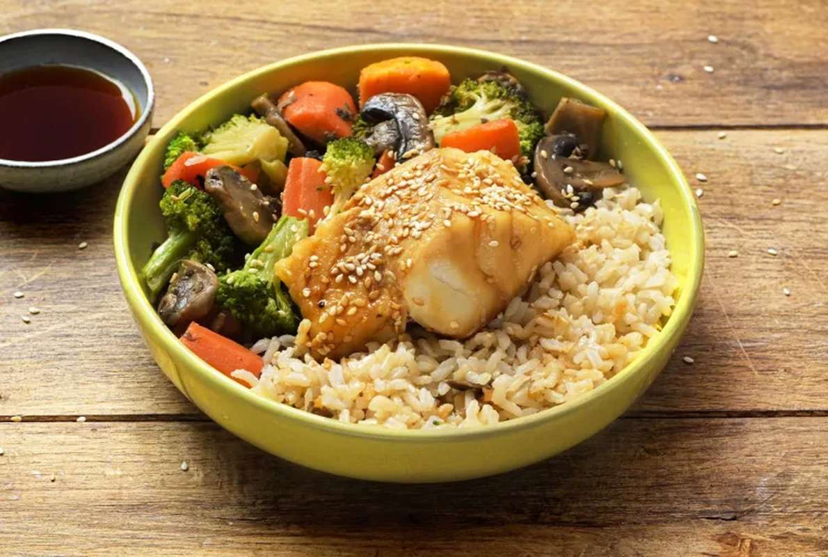 Dos de cabillaud laqué & wok de légumes, Frichti (393 g), [Contenant réutilisable]