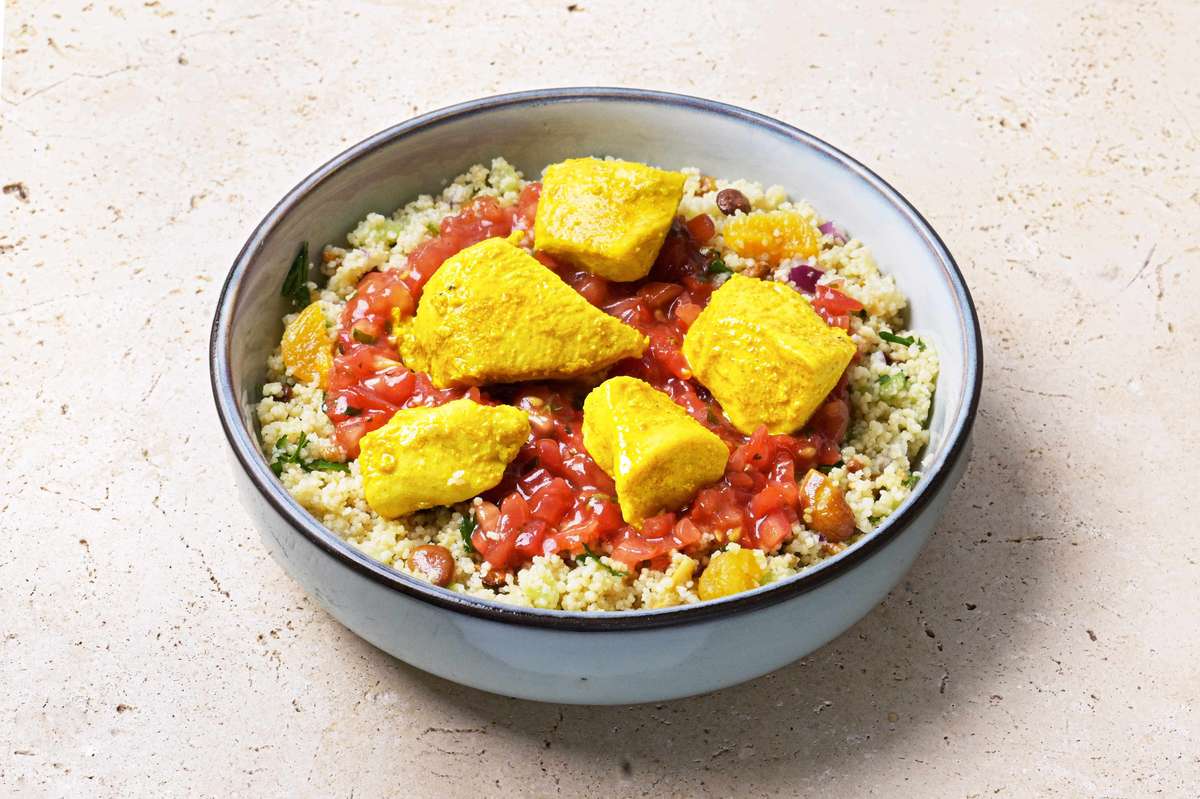 Poulet au curcuma, taboulé & tartare de tomates, Frichti (370 g), [Contenant réutilisable]