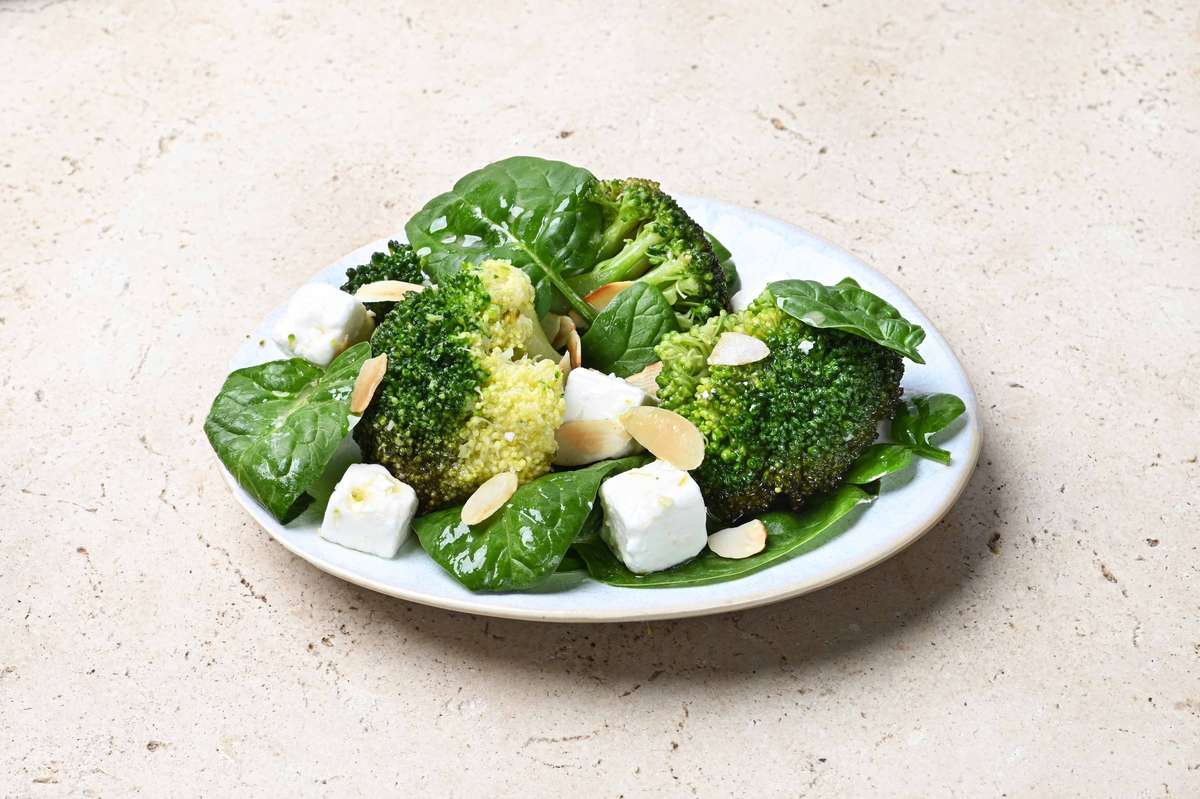Salade d'épinards, brocolis & feta, Frichti (100 g), [Contenant réutilisable]
