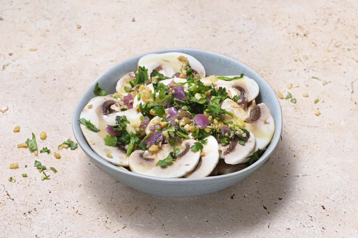 Salade de champignons, coriandre & noisettes, Frichti (105 g), [Contenant réutilisable]