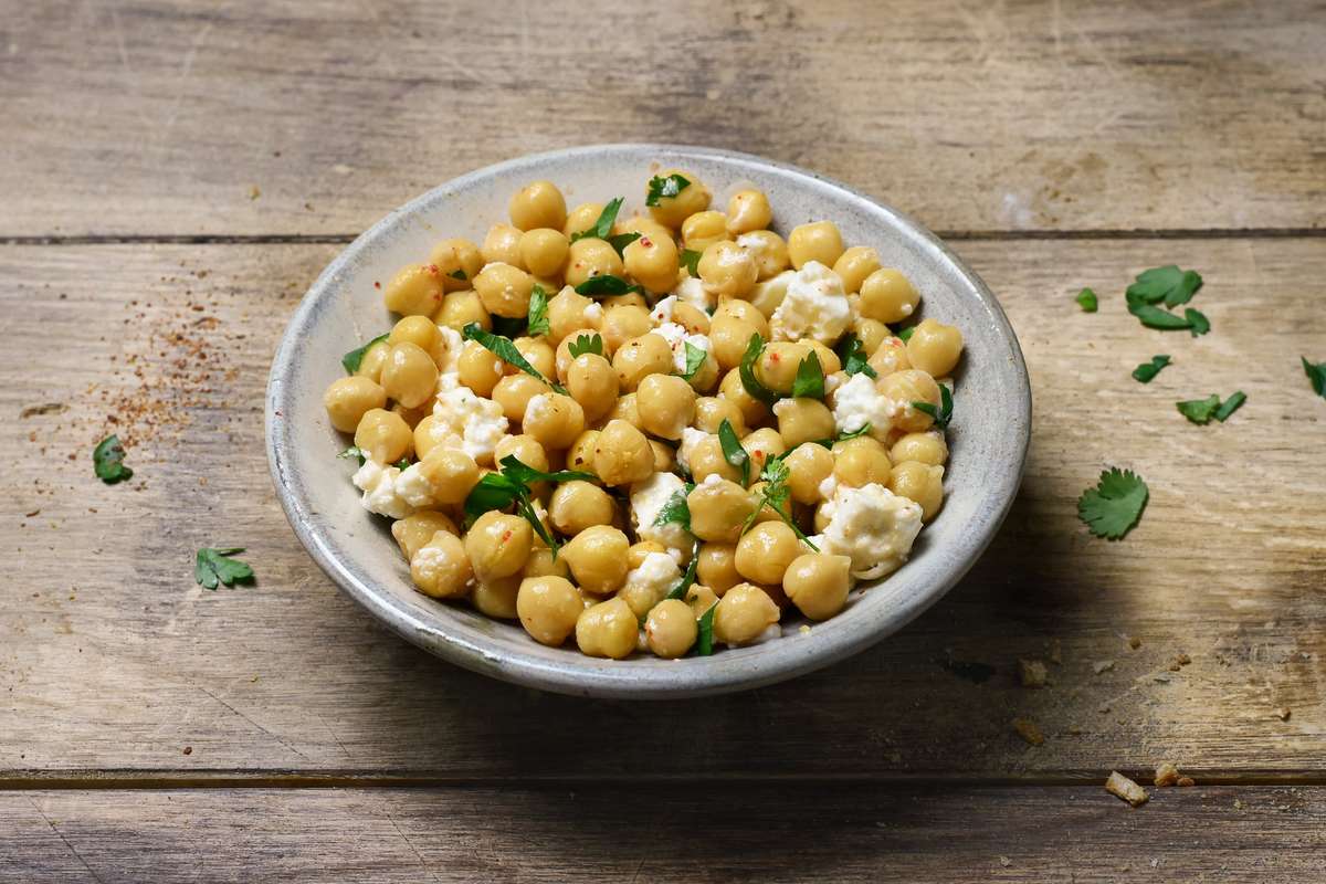 Salade gourmande de pois chiches, feta & herbes fraîches, Frichti (100 g), [Contenant réutilisable]