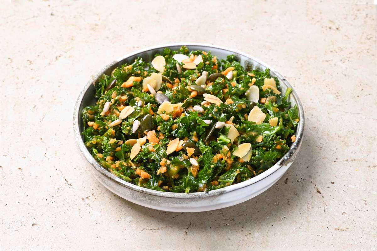 Salade de chou kale aux carottes & aux graines, Frichti (115 g), [Contenant réutilisable]