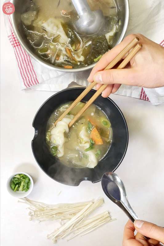 Kit bouillon japonais aux gyozas et miso La Belle Vie Courses en