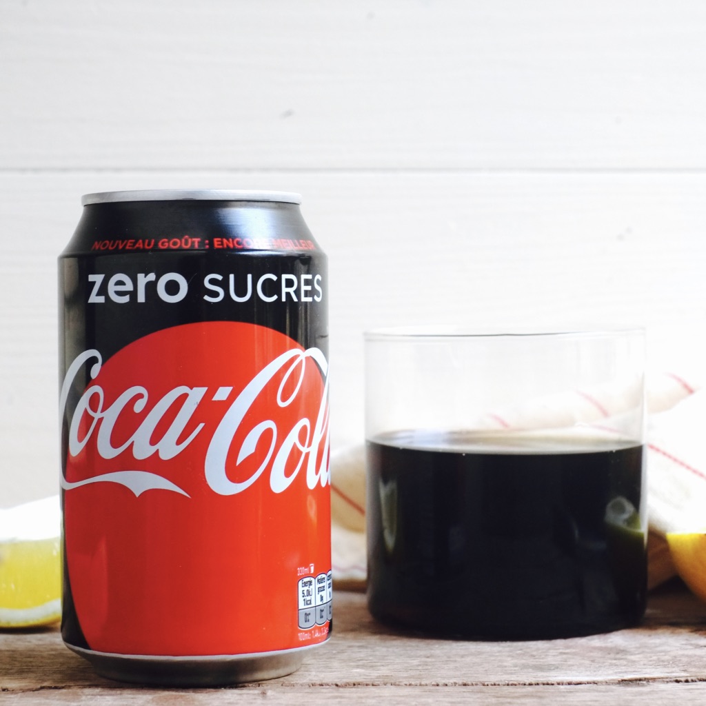 Une Boisson Au Cola De Volume 330 Ml